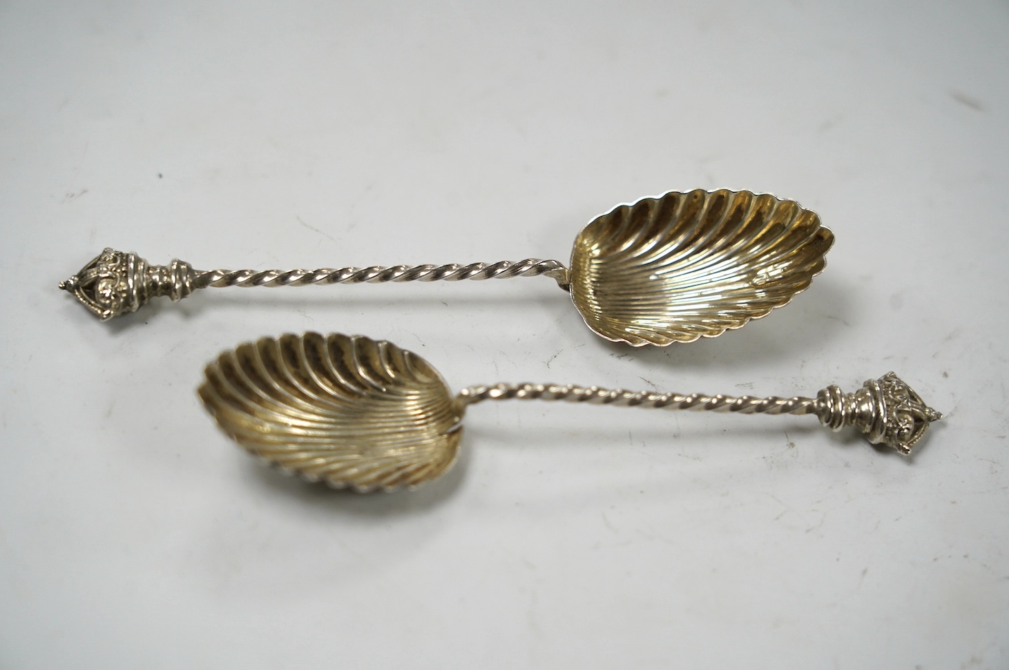 An Edwardian silver folding pen holder, by Jordan & Raybould, London, circa 1902, 7cm, together with an Edwardian silver purse, two silver napkin rings, a small quantity of assorted flatware including George III table sp